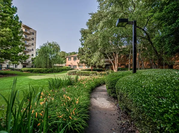 1800 Clairmont Lake Rd, Decatur, GA 30033