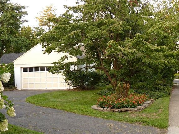 2 car remote controled Detached Garage with x-tra storage in attic