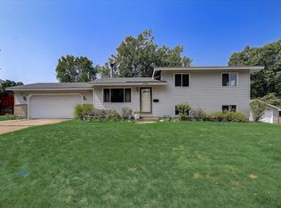 3739 Independence Ave N, New Hope, MN 55427