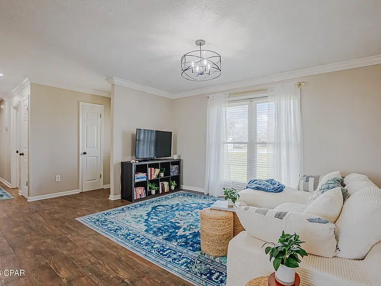 3015 Stanford Rd — Photo 3