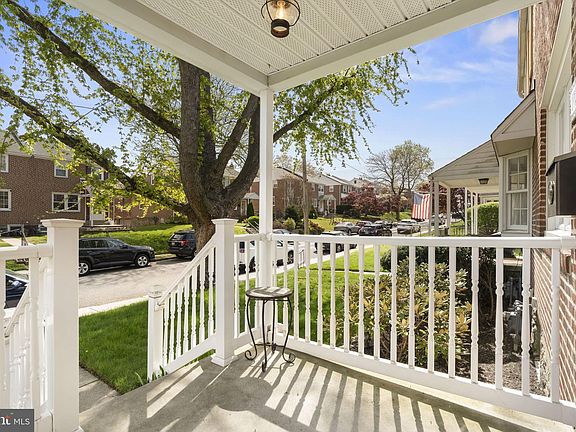 4th image of 1034 Bryan St