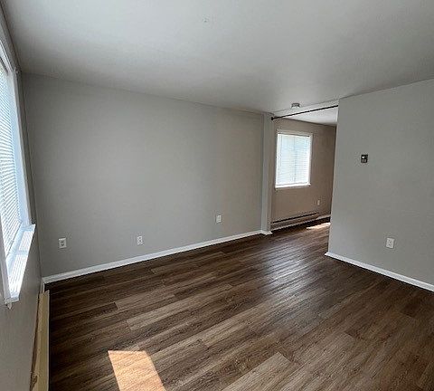 3rd image of 365A Woodpoint Ave #A
