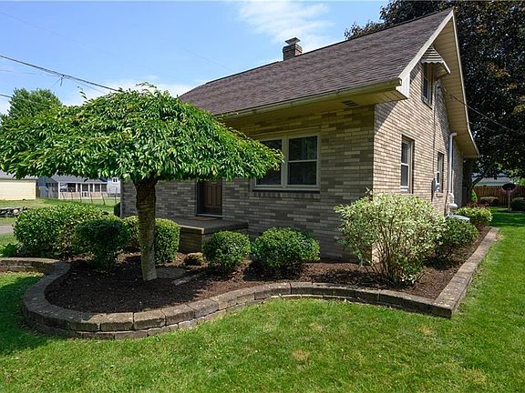 3rd image of 706 Hance Ave NW