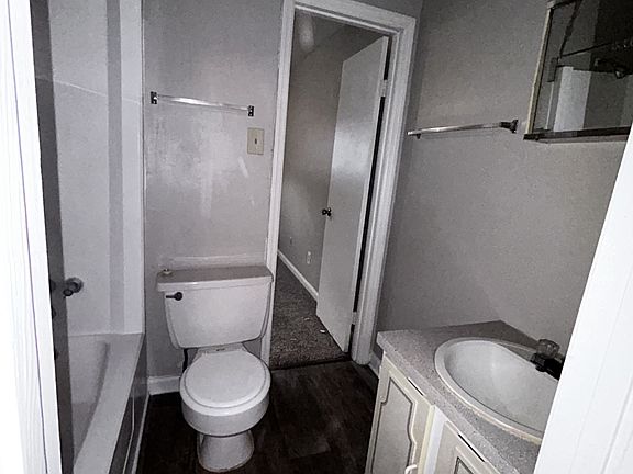 5th image of 43 Holly Ave #17