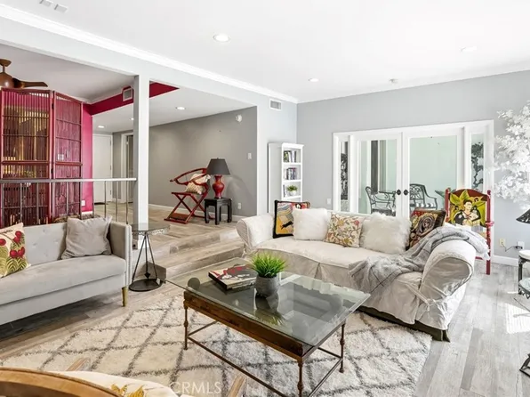 4807 Woodley Ave Unit 303, Encino, CA 91436