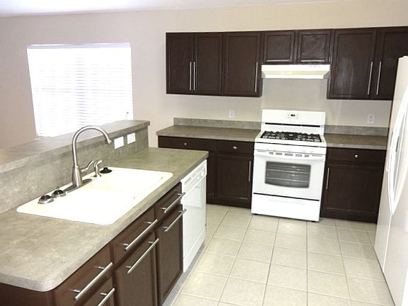 2nd image of 813 Charlotte Dr