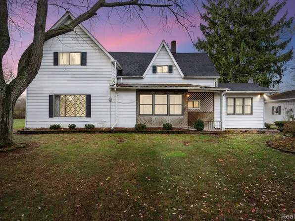 6788 Black River Rd, Croswell, MI 48422