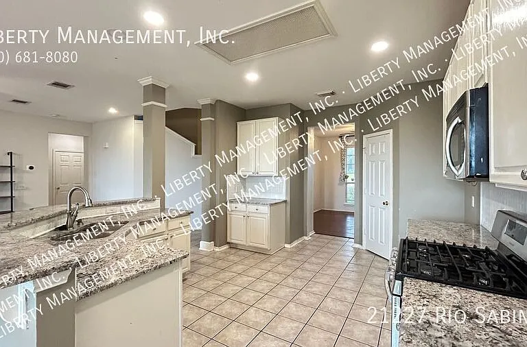 21227 Rio Sabinal — Photo 24