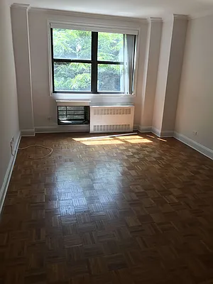 Rented by Metropolis Real Estate of Manhattan | media 10