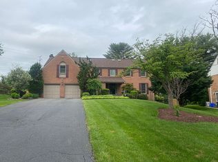 9028 Copenhaver Dr, Potomac, MD 20854