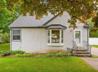 1050 County Road B2 W, Roseville, MN 55113