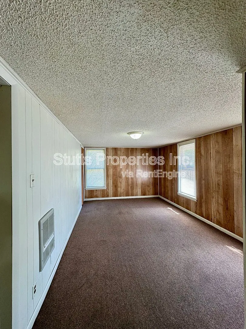 2 bed, 1.0 bath, $695 — Photo 4