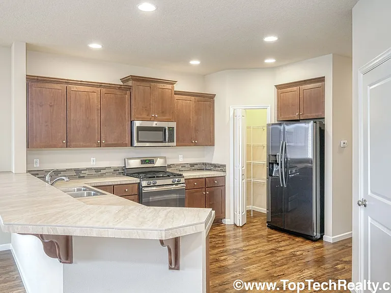 7226 NW Abigail Ter — Photo 11