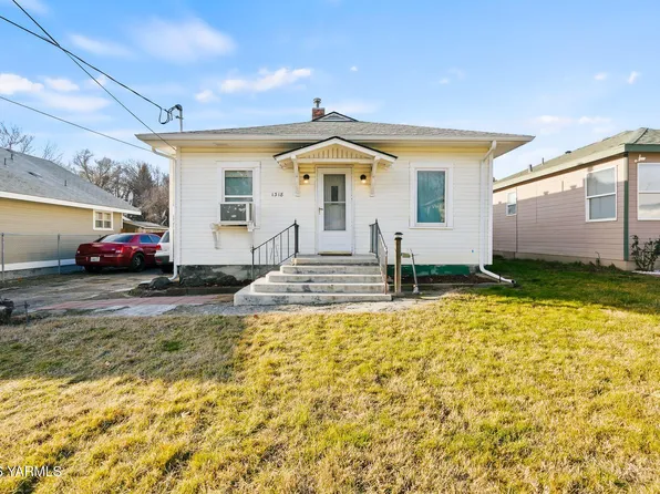 1318 S 18th Ave, Yakima, WA 98902