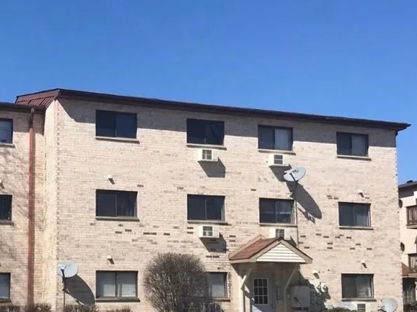 425 E Osage Ln APT 1A, Palatine, IL 60074