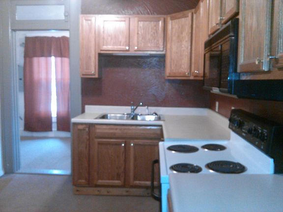 4th image of 1111 N Wheeling Ave