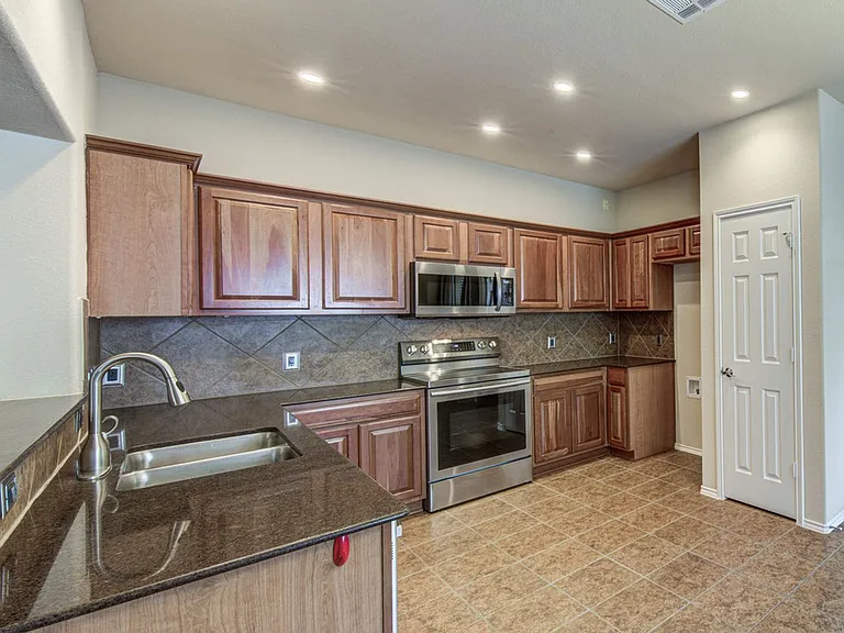 307 Riverine Way — Photo 11