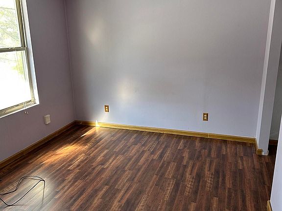 3rd image of 298 Cedar Creek Rd