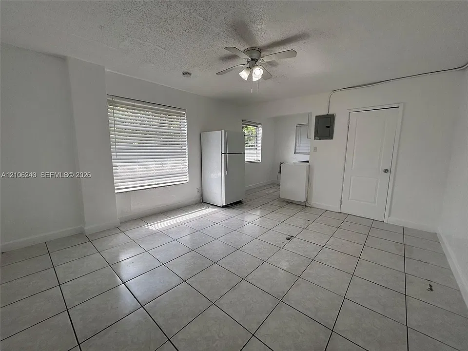 1843 Dewey St #124