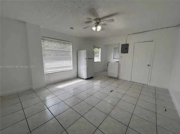 1843 Dewey St, Hollywood, FL
