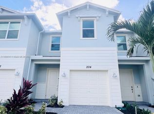 204 SE Woodbark St, Pt Saint Lucie, FL 34984