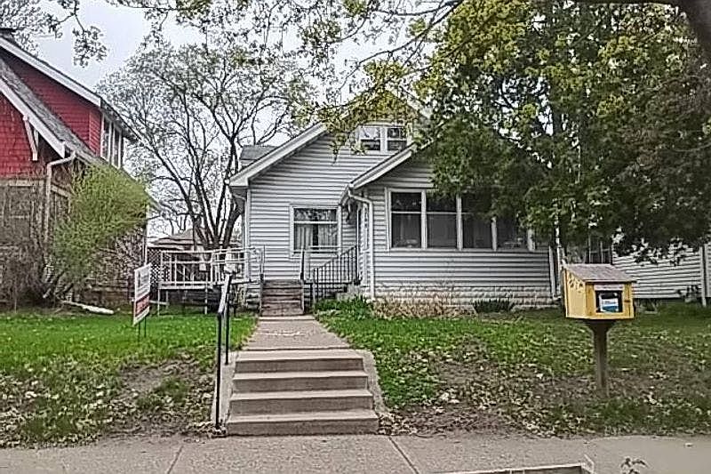 1st image of 3748 10th Ave S