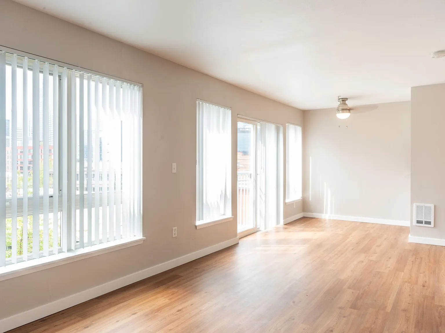 Capitol Steps Apartments & Furnished Suites — Photo 3