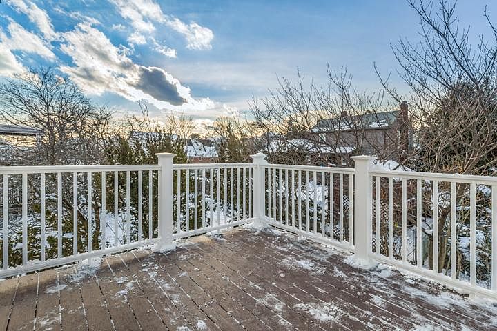 Private Deck