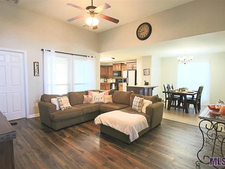 42345 Pebblestone Ave — Photo 3
