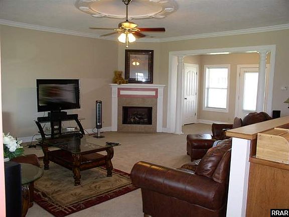 2nd image of 1601 Stonehedge Blvd