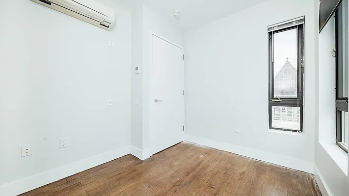 Rented by Nooklyn NYC LLC | media 31