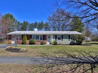 3 Manor Dr, Peabody, MA 01960
