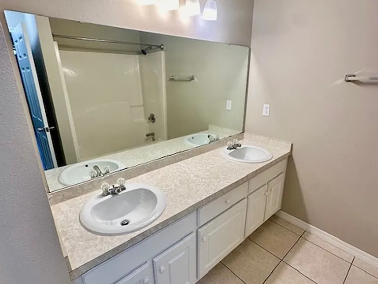 29 E Lane Dr — Photo 17