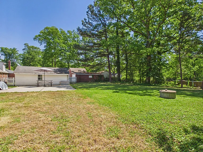 9609 University Blvd — Photo 11