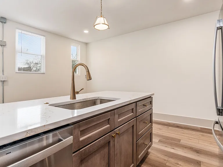 818 S Champion Ave — Photo 16