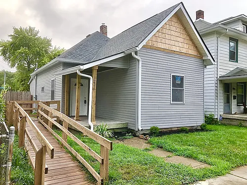 1221 Saint Peter St Photo 1