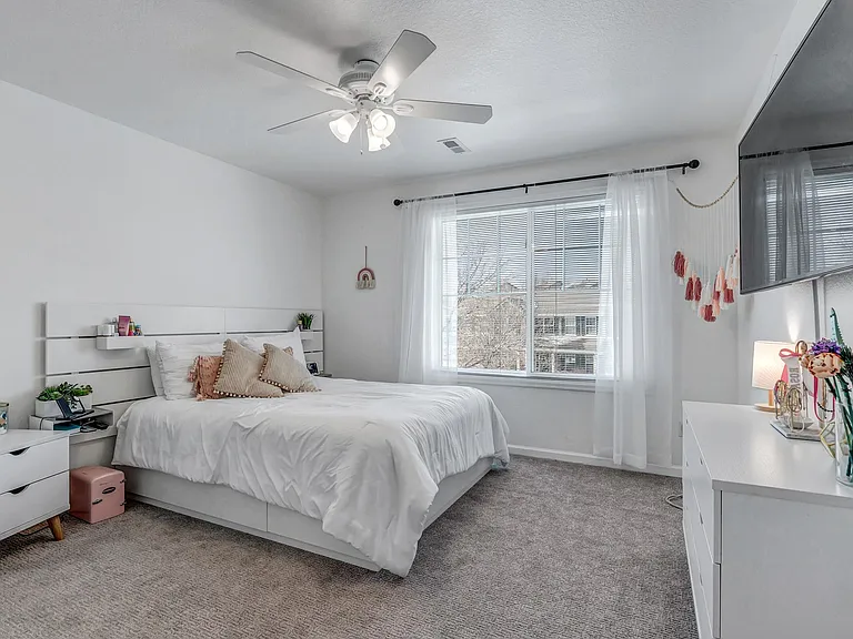 10168 Nottingham Dr — Photo 28