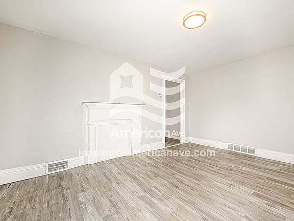 1348338_003_living_room_4.jpg
