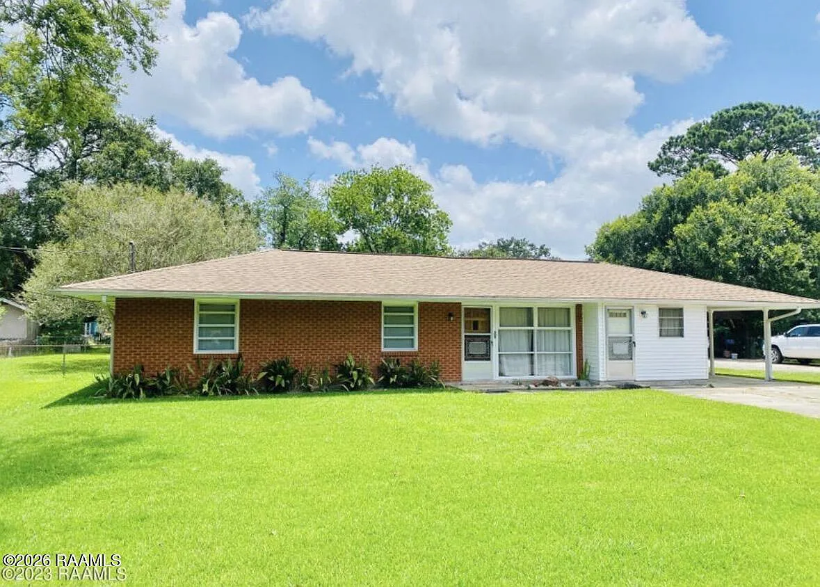 4 bed, 1460 sqft, $1,800 — Photo 1