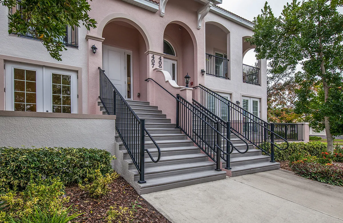 Front door - 407 Nokomis Ave S #523