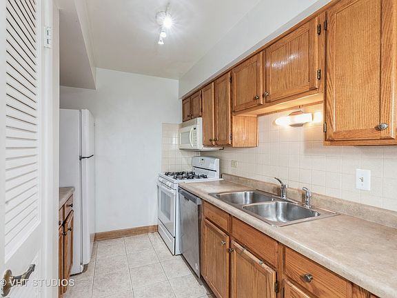 4th image of 9146 W 140th St APT 3SW
