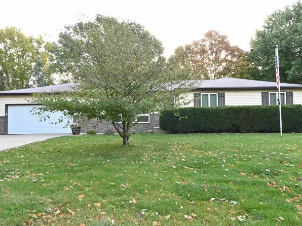 916 Country Club Dr, Spencer, IA 51301