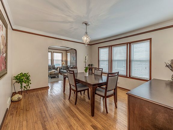 5th image of 2334 N 76th Ct