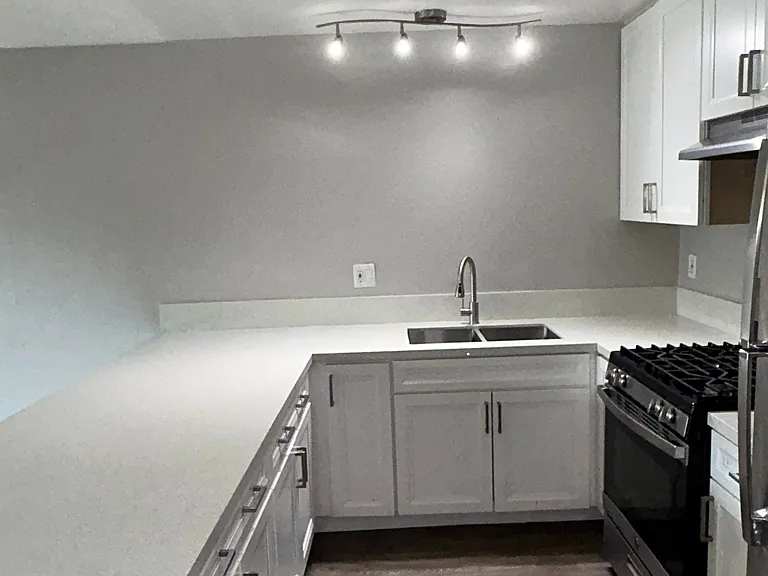 The Atherton Apartments — Photo 23