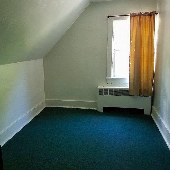 2nd image of 187 Chestnut St