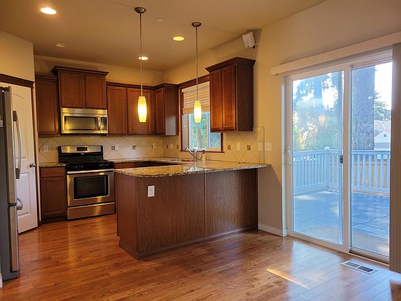 3rd image of 12941 NE 203rd Ct