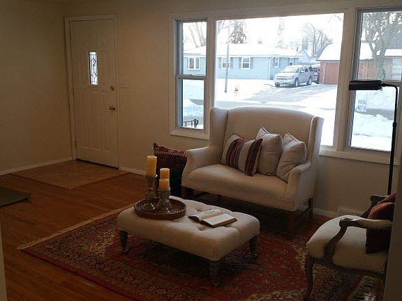 2nd image of 993 Pennings Ave