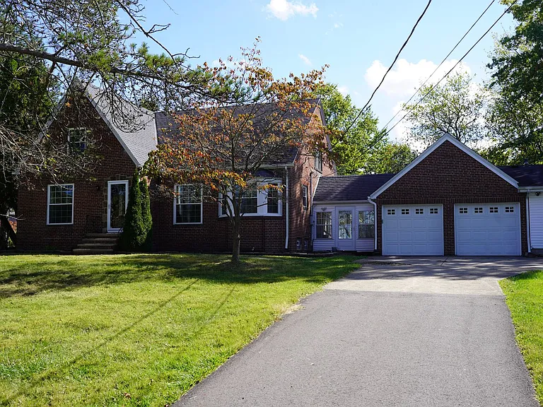 30871 Lorain Rd — Photo 2