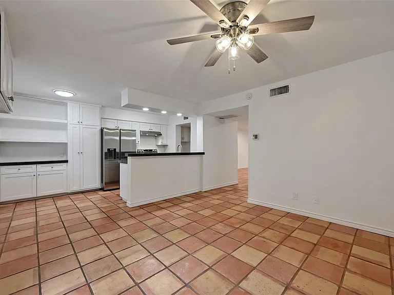 6637 Valleyside Rd — Photo 9
