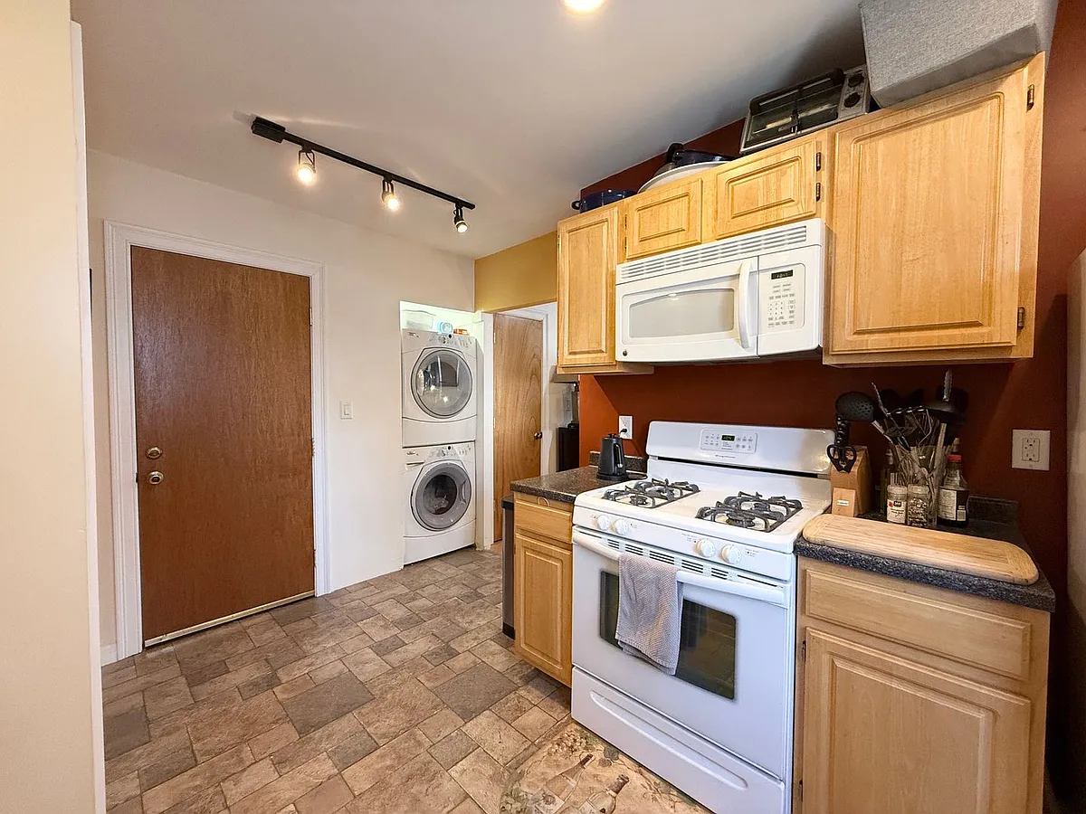 Building Photo - 295 Allston St
